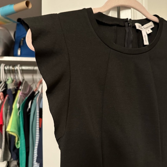 BCBG generation size 6, women’s black cocktail dress worn once non-smoking home - Picture 5 of 5
